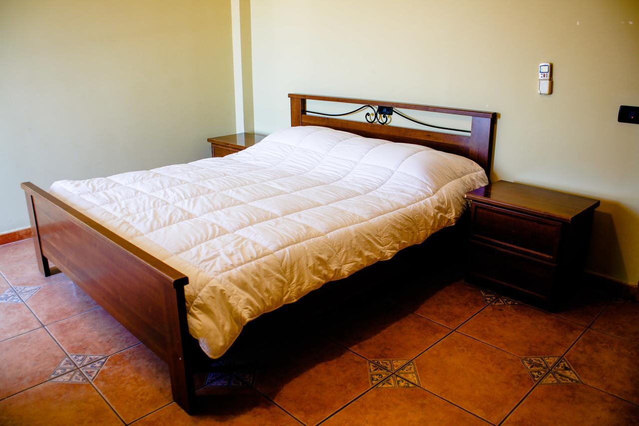 Hotel La Quercia Durrës Buitenkant foto